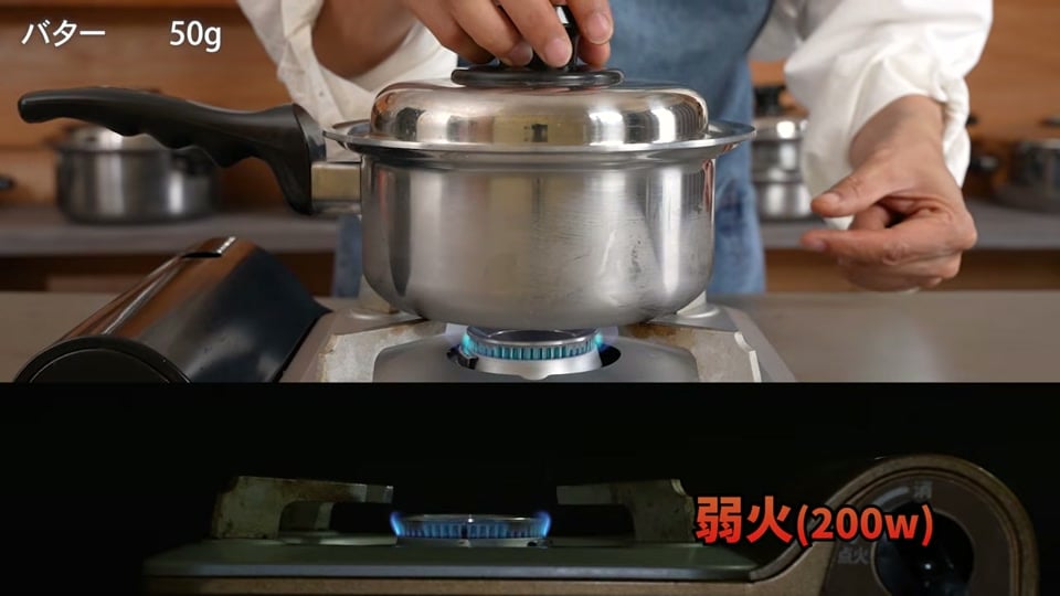 りんごを薄くスライスするカットシーン